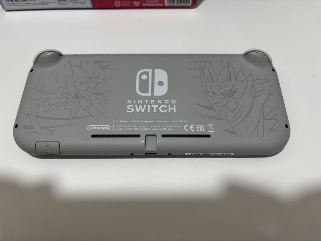 Nintendo Switch Lite ポケモンデザイン　ソードシールド