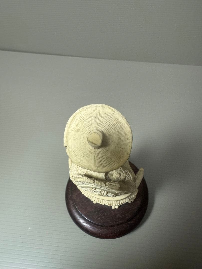 2102  皇帝像　彫刻  古美術品　 置物　細密細工　骨董