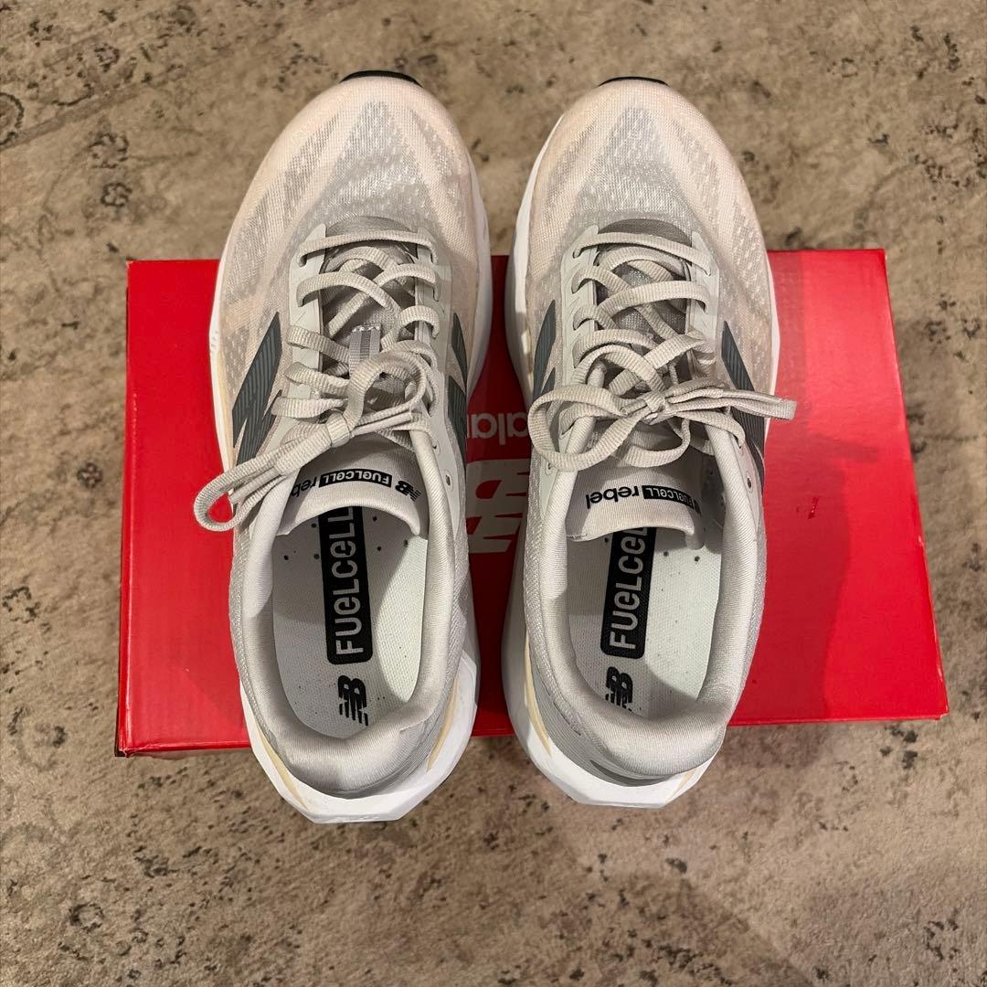 Newbalance fuelcell rebel v5 ランニング シューズ