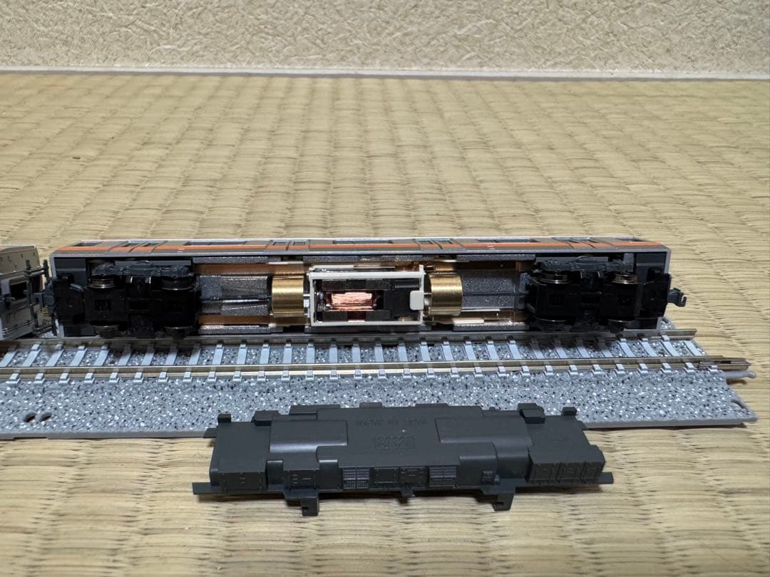 Nゲージ KATO E233系中央線(H編成・トイレ設置車)