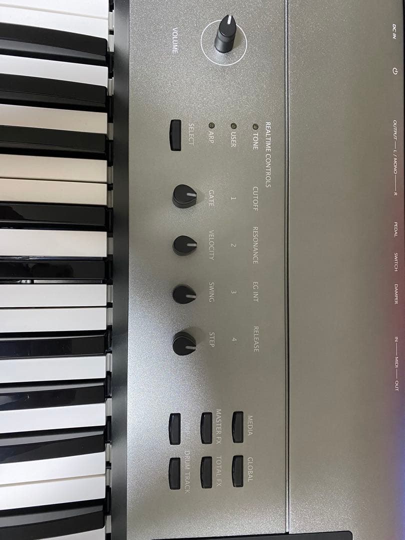 KORG KROME EX 73鍵盤 純正ケース付き