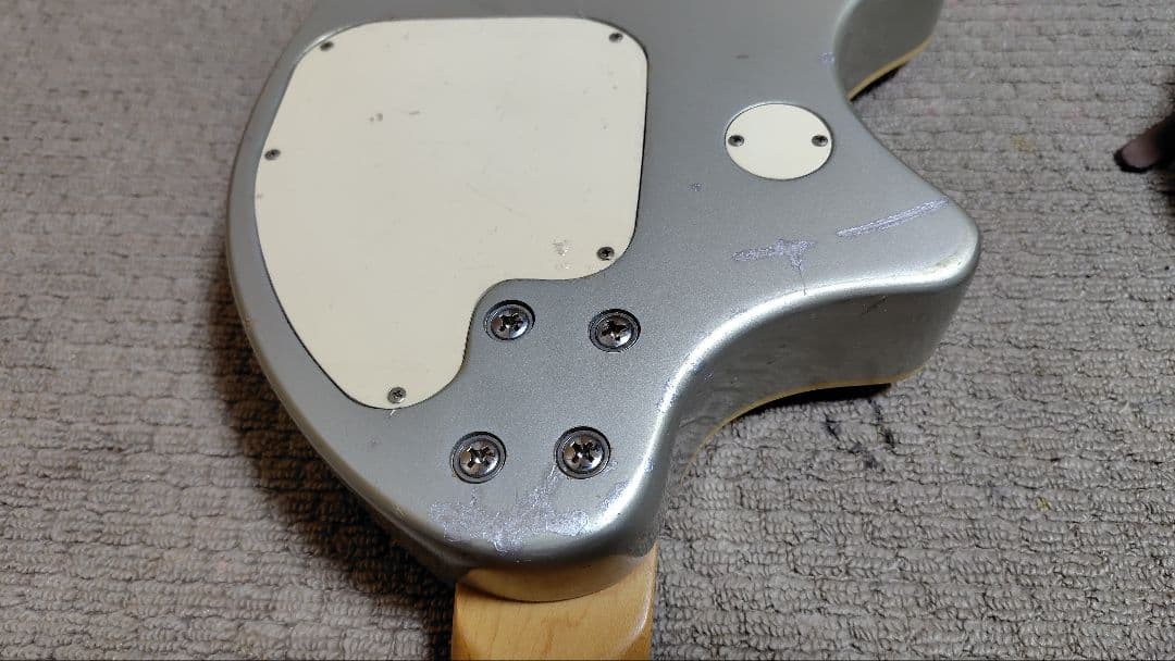 ZOー3ギター。フェルナンデス ウルトラマン エレキギタージャンク扱い。