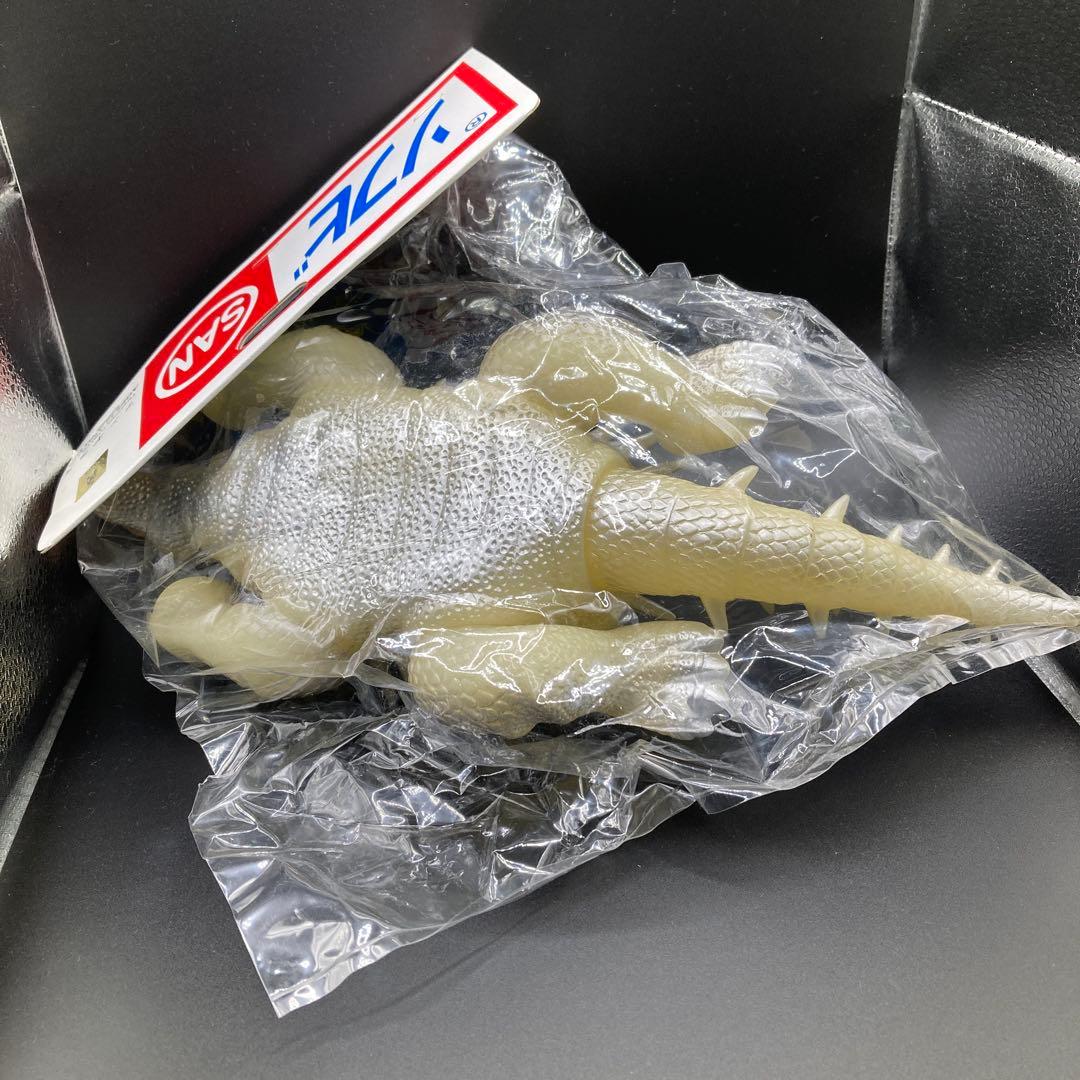 最終価格♡珍品♡ 未開封　未使用品　マルサンソフビ　アンギラス　蓄光版 約30㎝