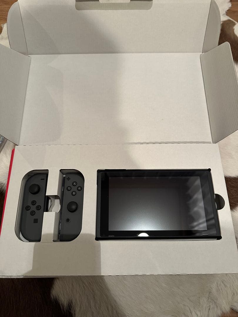 hiro　Switch 本体Nintendo純正プロコンピクミンソフト