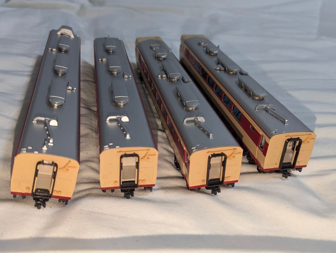 KATO　キハ82系　４両基本セット　【3-509】　室内灯点灯　HOゲージ