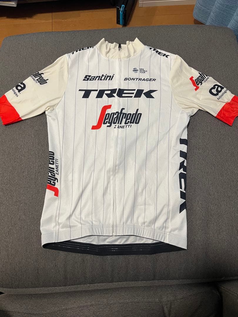 サイクルジャージ、ビブショーツ