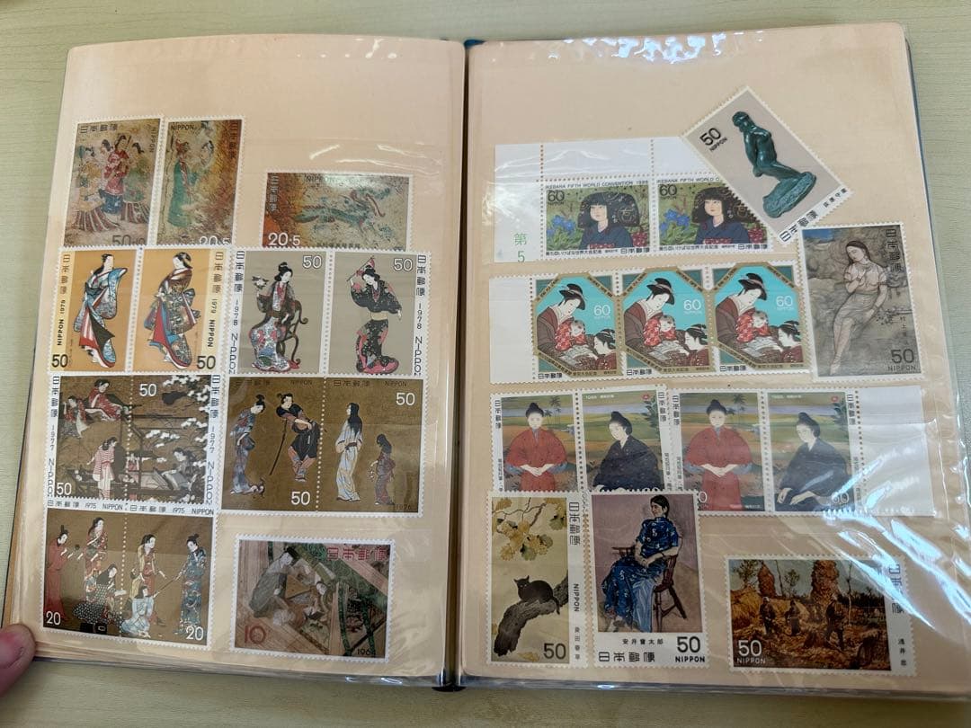 昭和記念切手アルバム 日本切手 未使用多数 ブロック連刷　蒸気機関車・美人画ほか