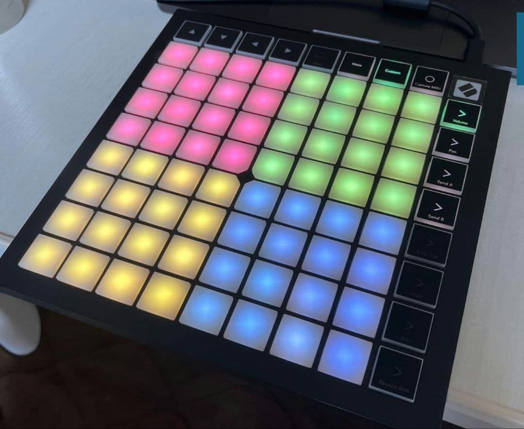 【ほぼ新品】Novation Launchpad X