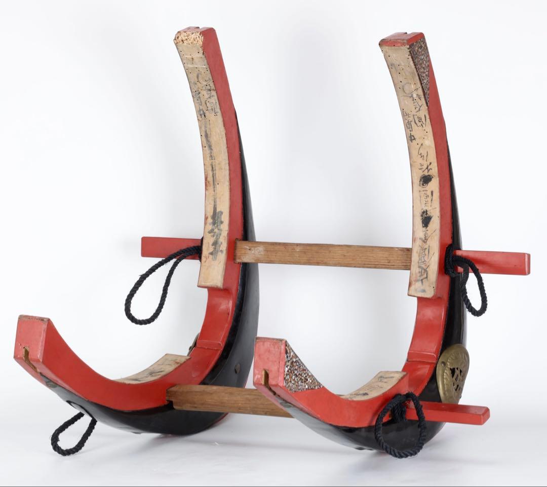 時代物 鞍 漆塗 螺鈿細工 家紋金具 木製 馬具 装飾鞍 古美術 骨董品 花嫁鞍