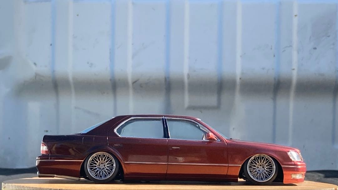 プラモデル完成品　アオシマ 1/2421セルシオ　 リア叩き出し風フェンダー