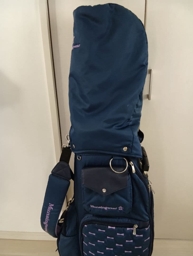 レディース中古収納式キャリーハンドル付きMunsingwearキャディバッグ