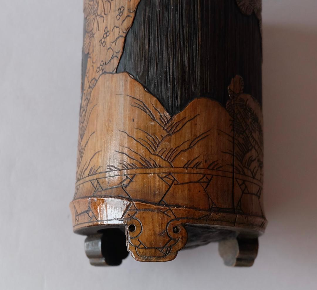 ☆李朝☆３足付/鶴・亀の模様の竹製の筆筒