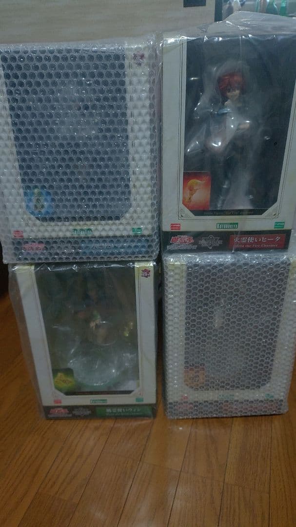 霊使い フィギュア ４体セット 特典付き 遊戯王 ウィン エリア ヒータ アウス