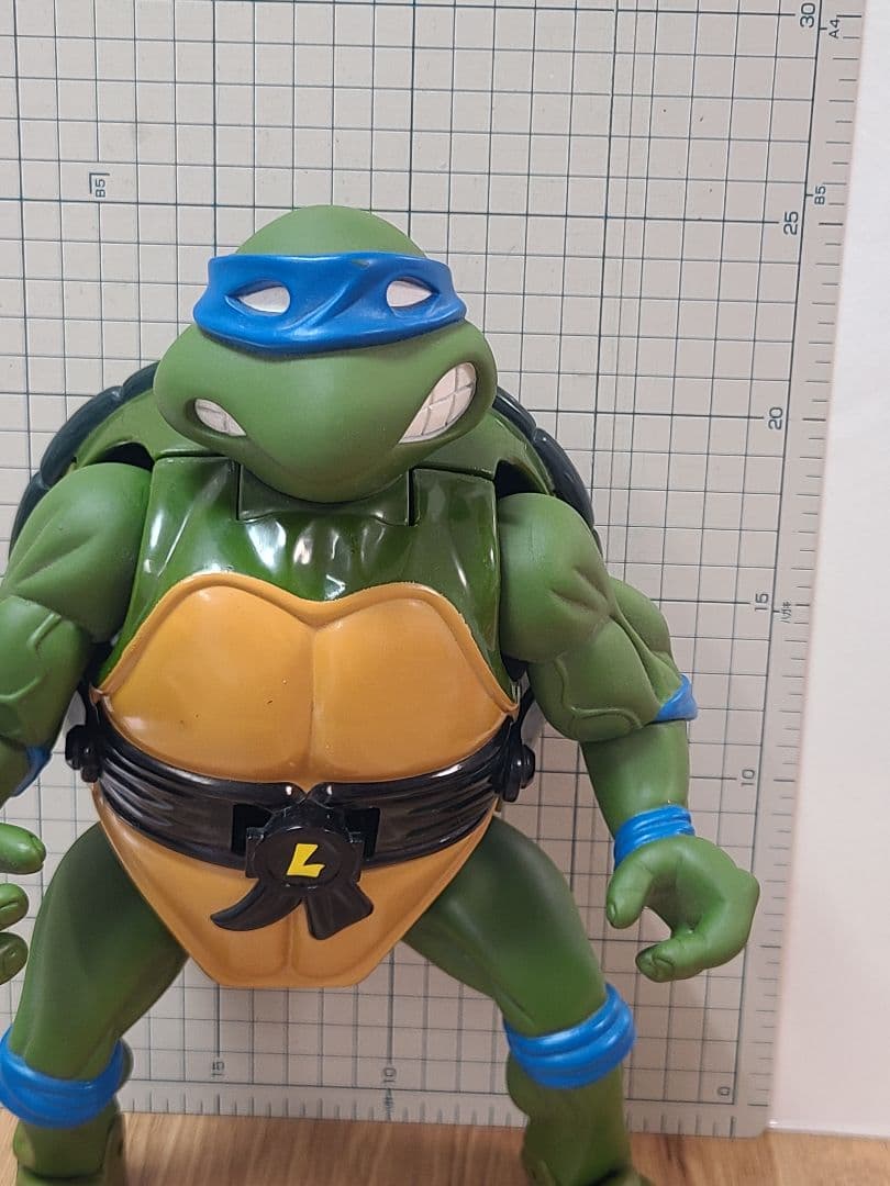 タートルズ　ジャイアントフィギュア