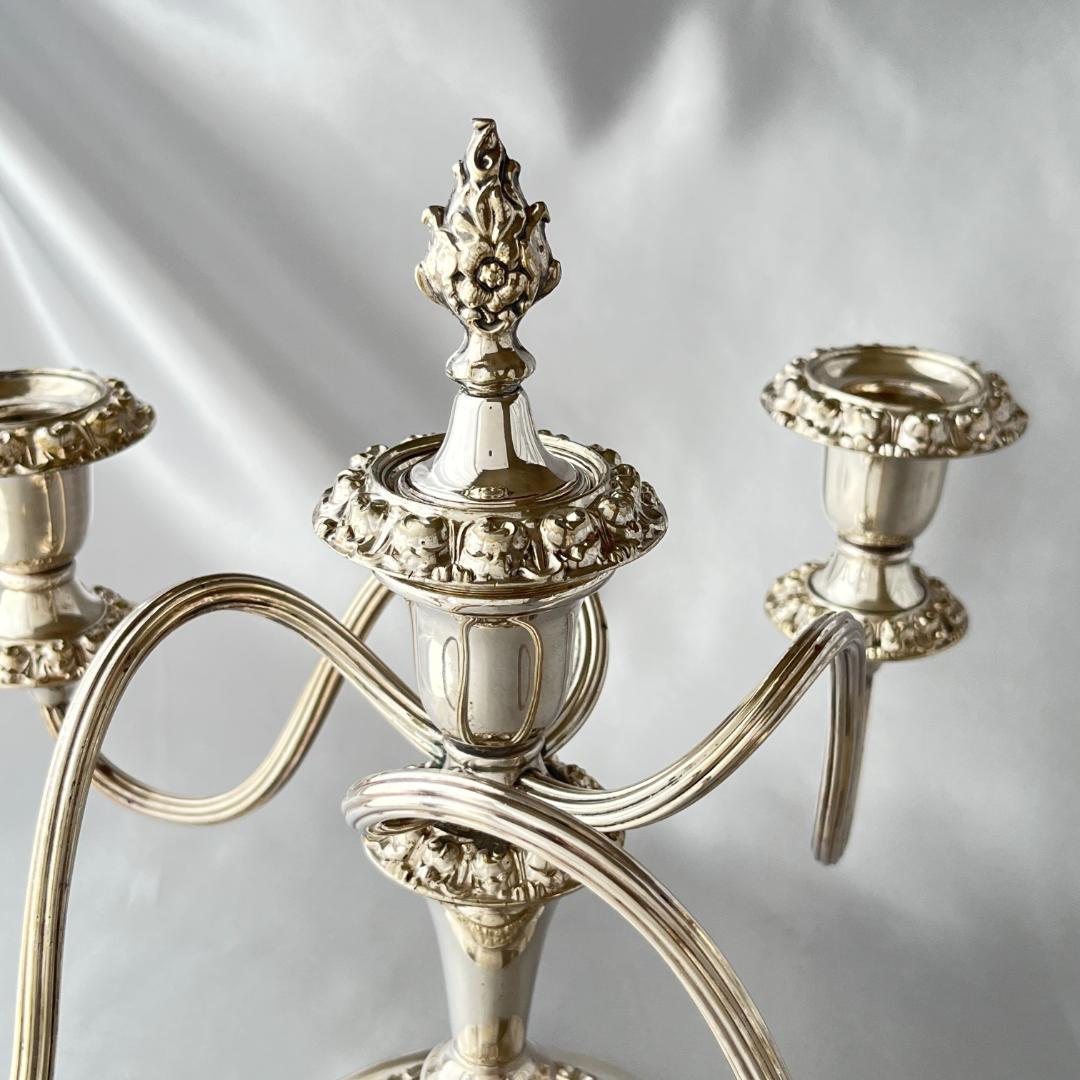 【英国】 薔薇モチーフのキャンドルスタンド【シルバープレート】火消し付き