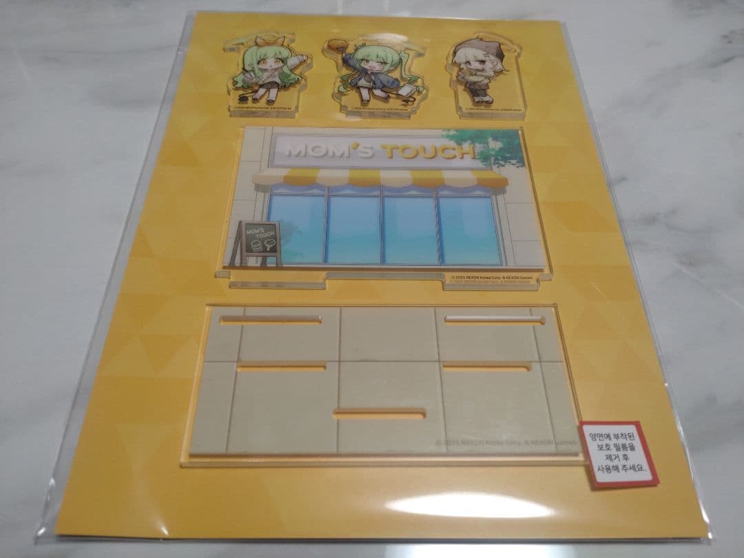 【韓国限定】ブルーアーカイブ マムズタッチコラボ SDアクリルジオラマパッケージ