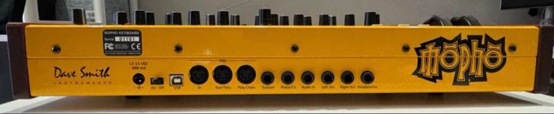アナログシンセサイザー Dave Smith mopho ケース付き