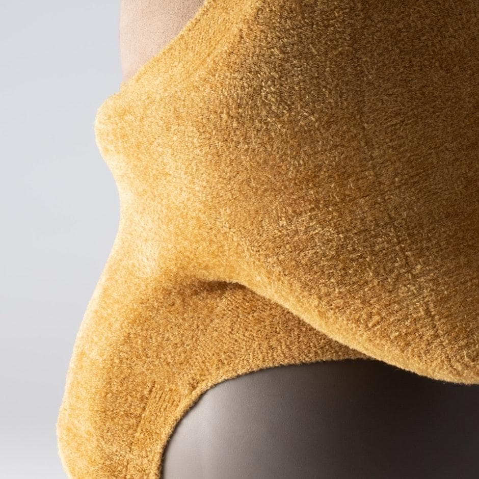 新品完売品【LOVOT】ホールガーメント アーモンド 茶系ベースウェア ニット