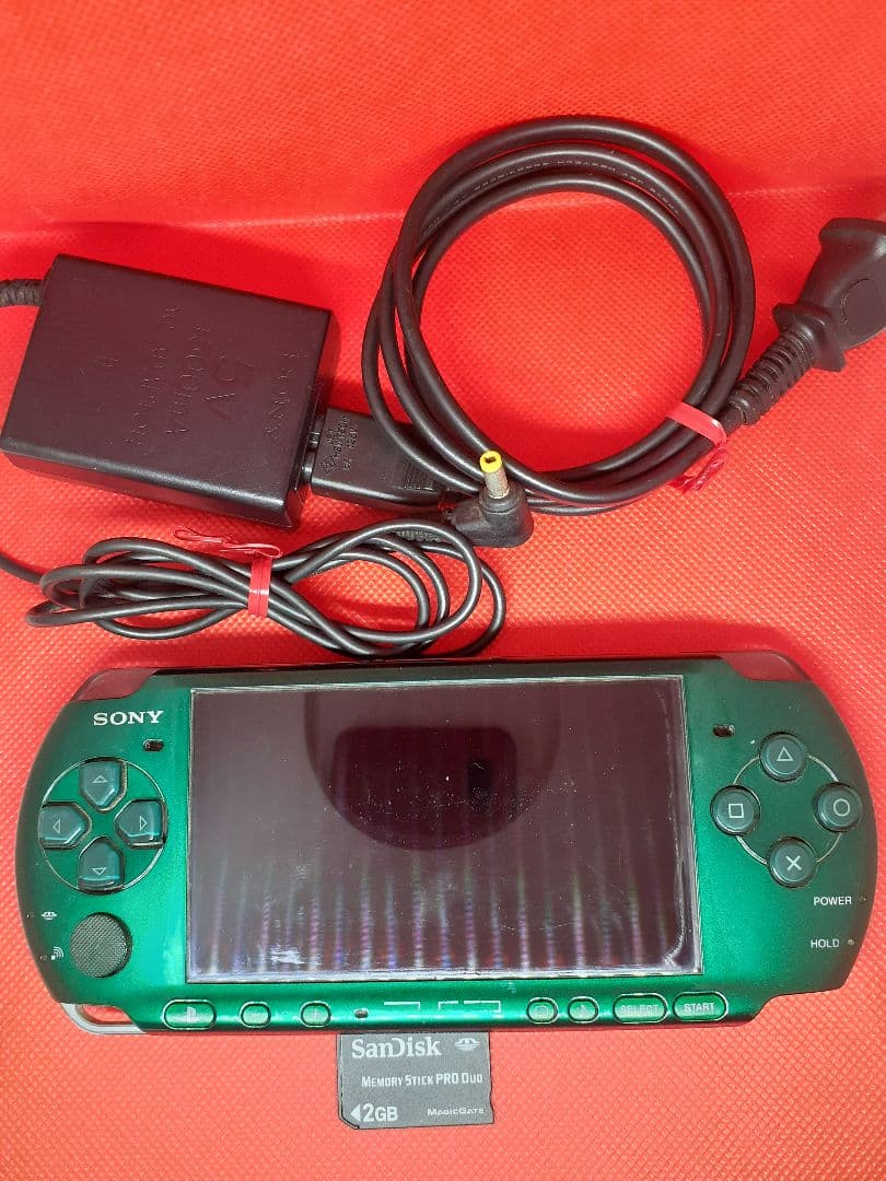 【SONY】動作品 PSP3000 グリーン SONY メモリーカード2G
