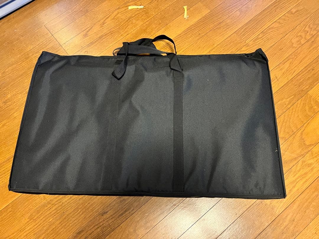 キャンプテーブル