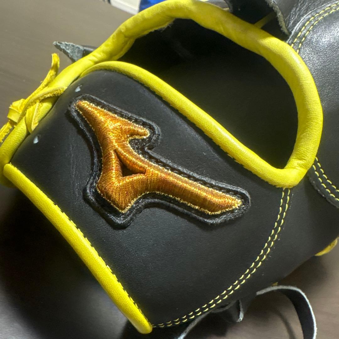 e*o様 ミズノ 軟式グローブ 黒/黄色