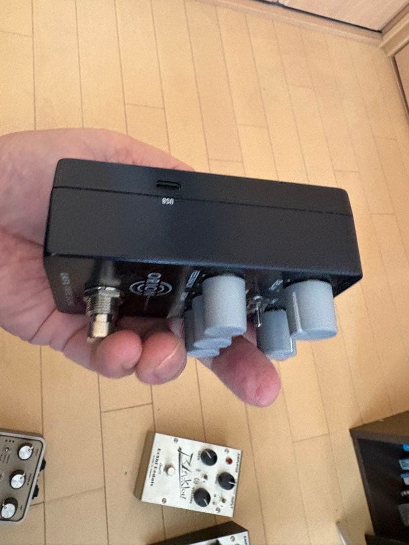 UAFX Tape Echo ギターエフェクター