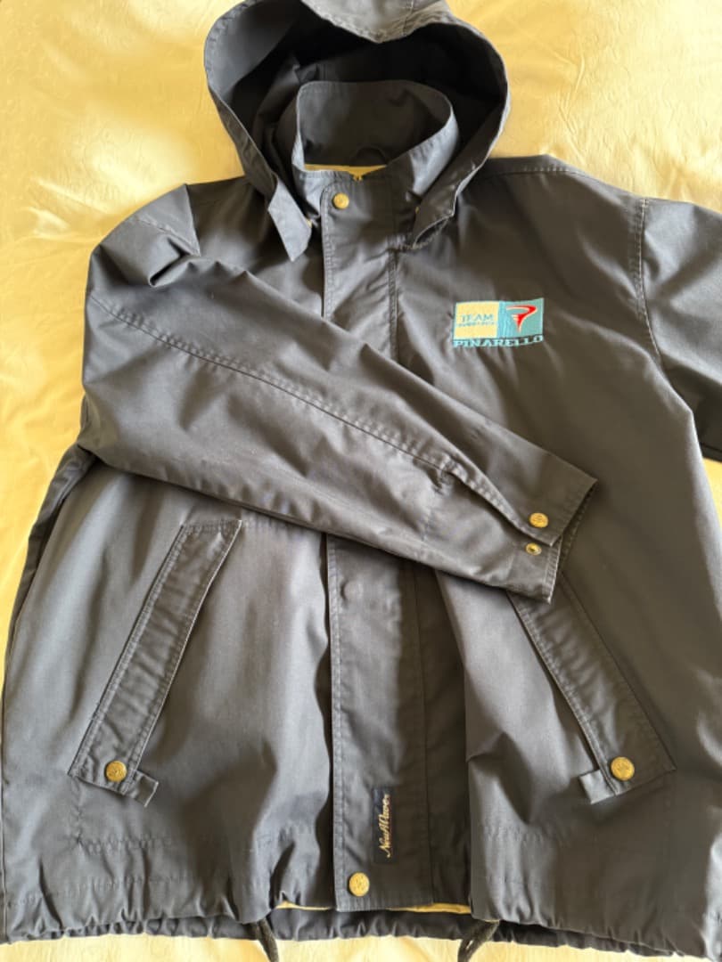 ピナレロのカジュアルウエア