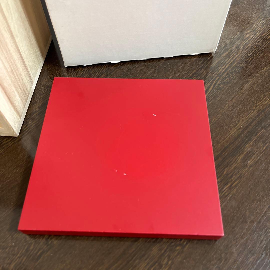 サントリーブランデー【九谷焼　千成型葡萄文】木箱、台座付き空瓶