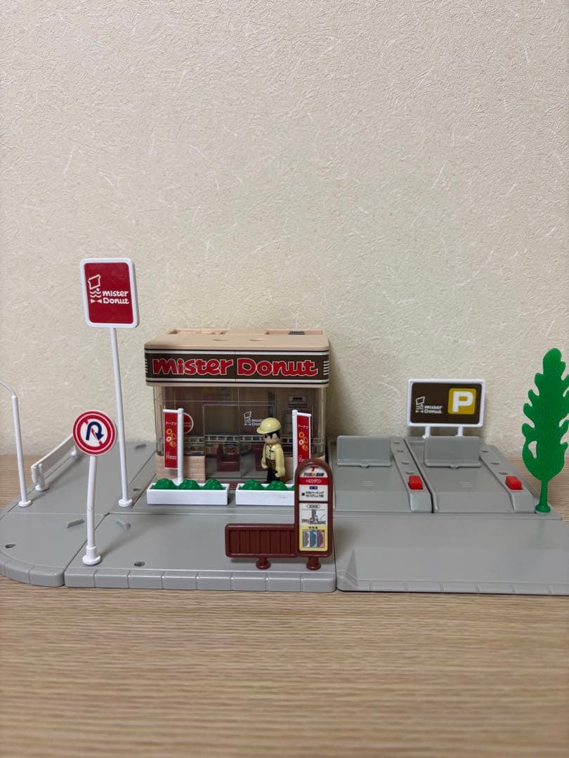 トミカタウン 全8種セット 警察署 交番 ミスド HONDA ENEOS など