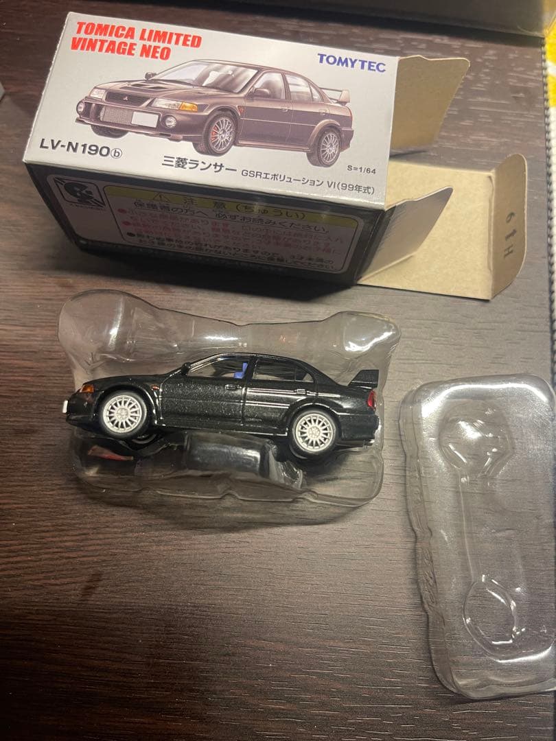 トミカ（TLV）3台セット日産 GTT三菱 EVO花見台 積載車