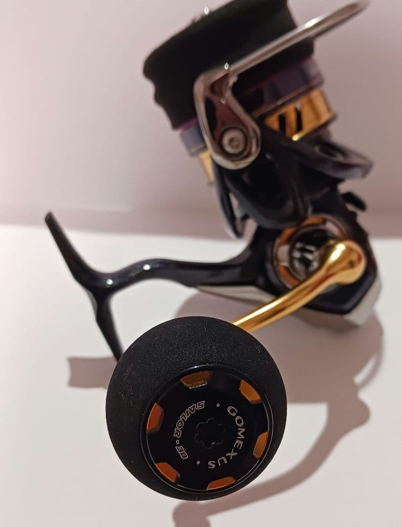 送料込★ダイワ18レガリス5000D-CXH　ゴメクサスハンドルノブ、スタンド付