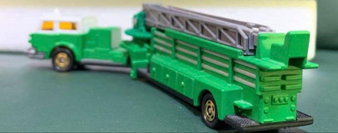 ロングトミカ アメリカン ハシゴ消防車 グリーン L10