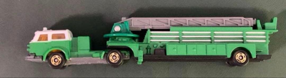 ロングトミカ アメリカン ハシゴ消防車 グリーン L10