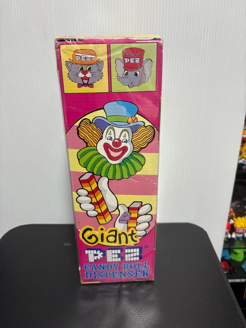 Giant PEZ Candy Roll Dispenserジャイアントペッツ