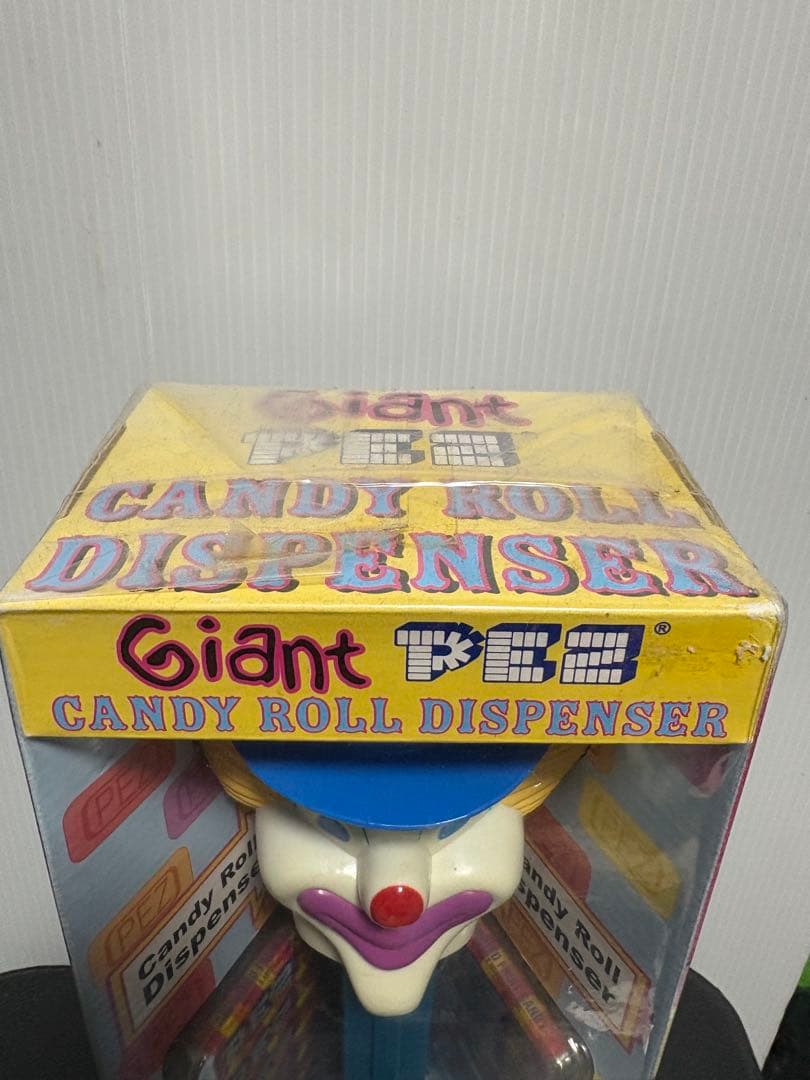 Giant PEZ Candy Roll Dispenserジャイアントペッツ