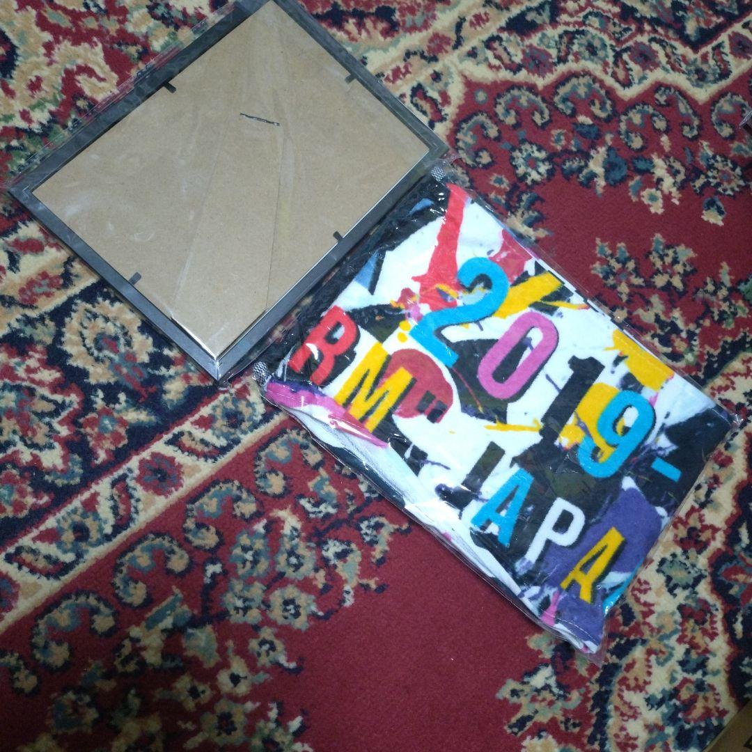 ONE OK ROCK　A5フライヤー額装(ポスター風)、マフラータオルセット