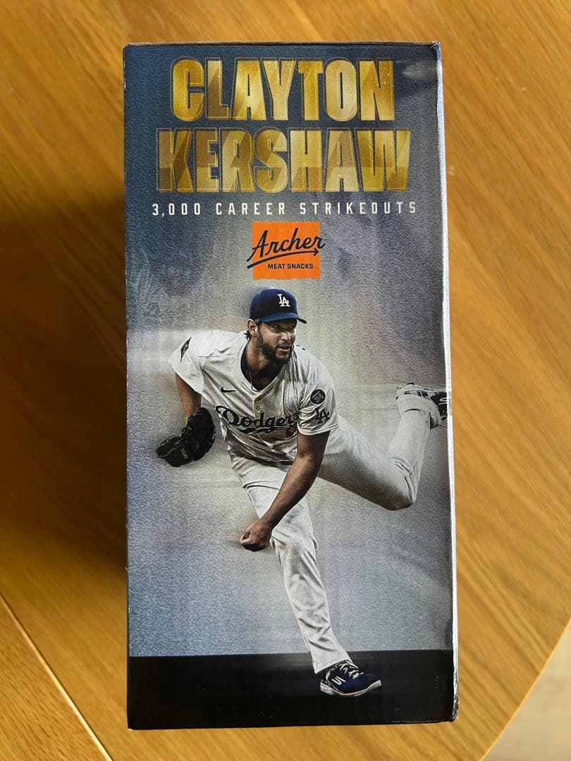 Clayton Kershaw 2000奪三振記念フィギュア②