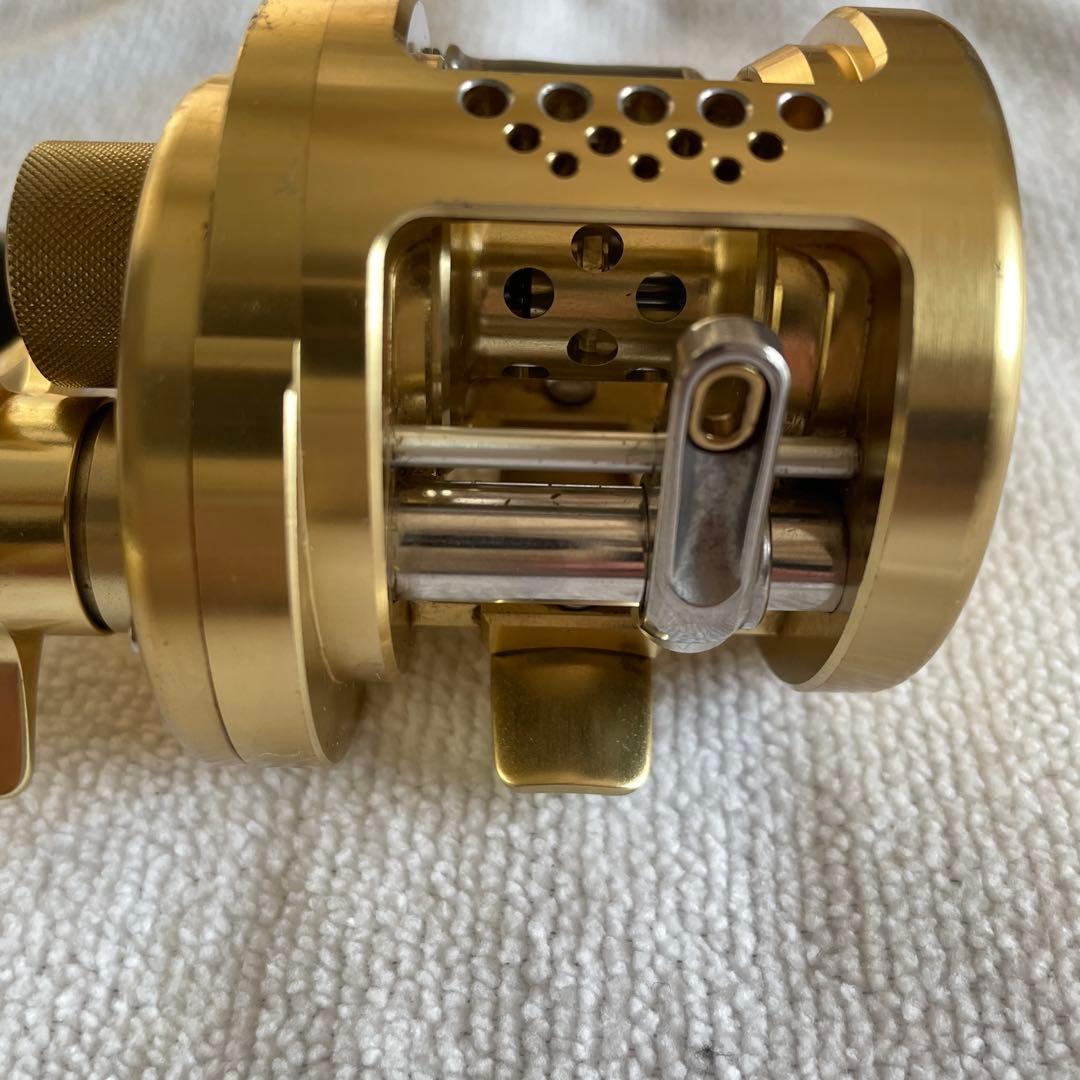 SHIMANO CALCUTTA CONQUEST 100 ベイトリール