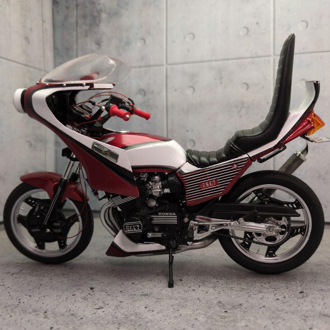 アオシマ製1/12完成品CBX400F