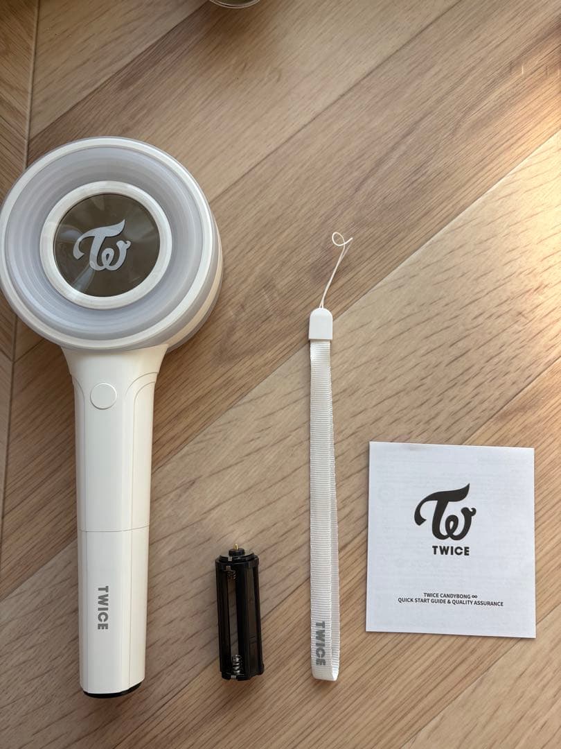 中古　TWICE ペンライト 箱付き 2個