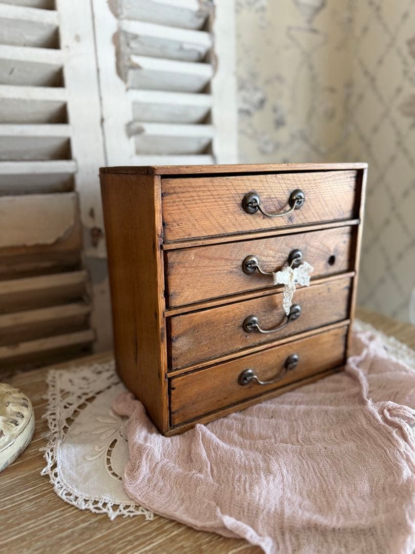 フランスアンティーク小さな木製4段ドゥロワー引き出し抽斗