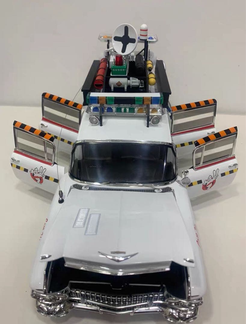 ホットウィール Ghostbusters Ecto 1A 1:18 ミニカー