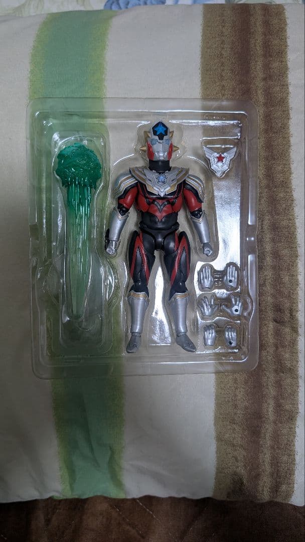 フィギュアーツ ウルトラマンタイタス