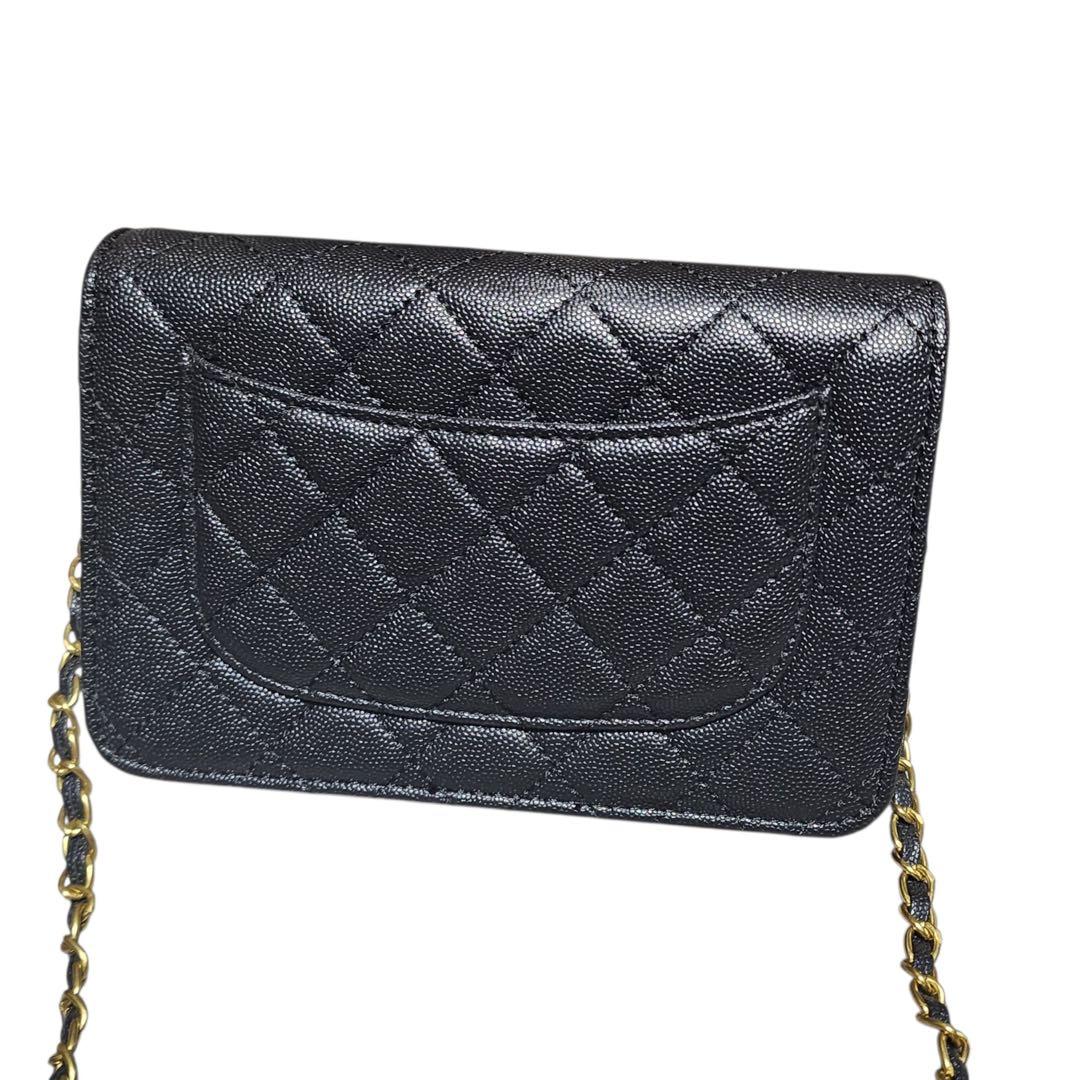 CHANEL　ショルダーバッグ　キルティング　ゴールドチェーン　ノベルティ