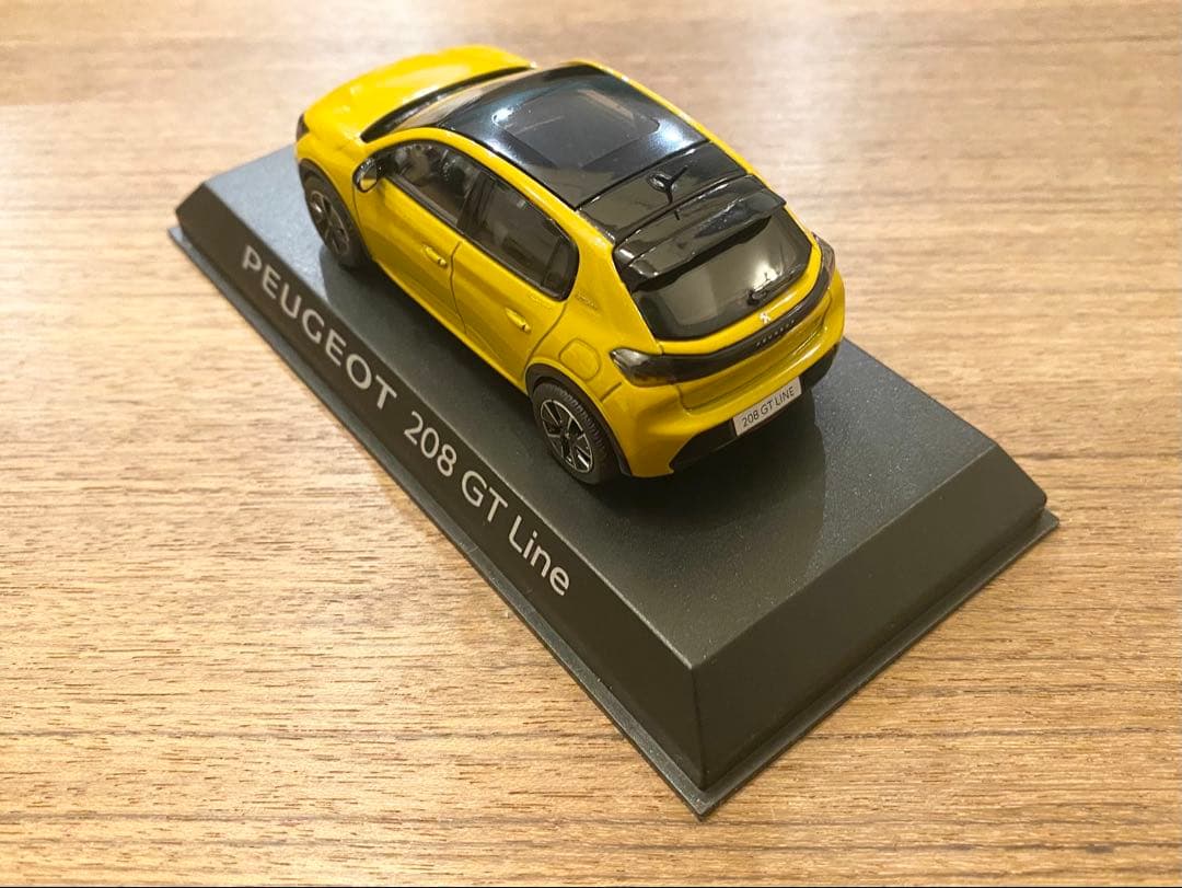 中古品 1/43&64 プジョー純正ノレブ プジョー 208 ファロイエロー