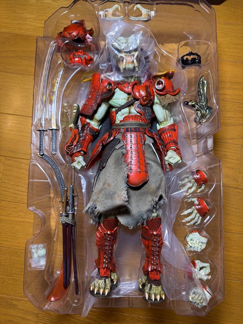 ホットトイズ 赤鬼サムライ・プレデター（竹谷 隆之 ｘ 鬼木 祐二） 1/6中古