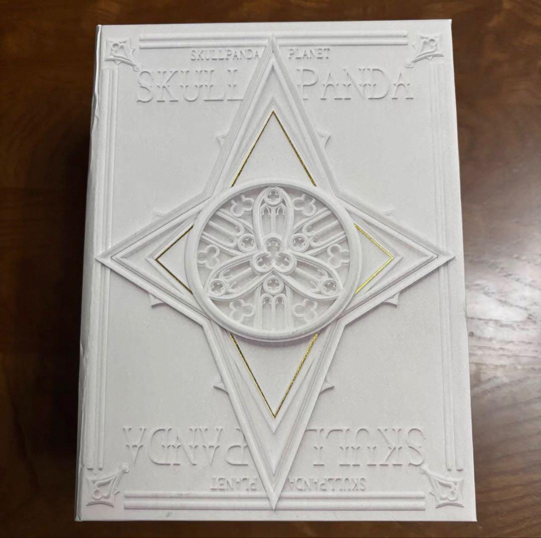 POPMART SKULLPANDA 光澜 海外限定フィギュア