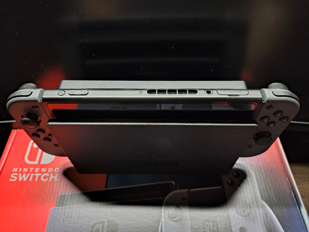 NINTENDO SWITCH本体(グレー) 完動品・付属品完備＋ソフト2本