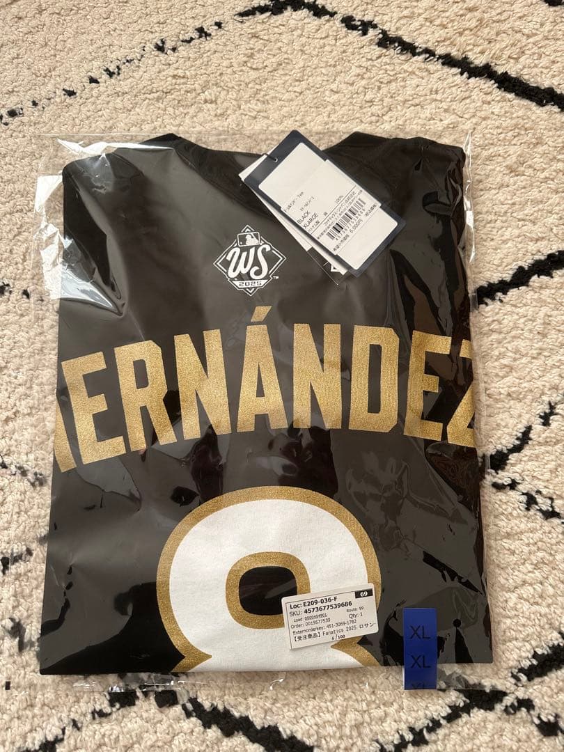 MLB ドジャース エンリケ・ヘルナンデス ワールドシリーズ 優勝記念 Tシャツ