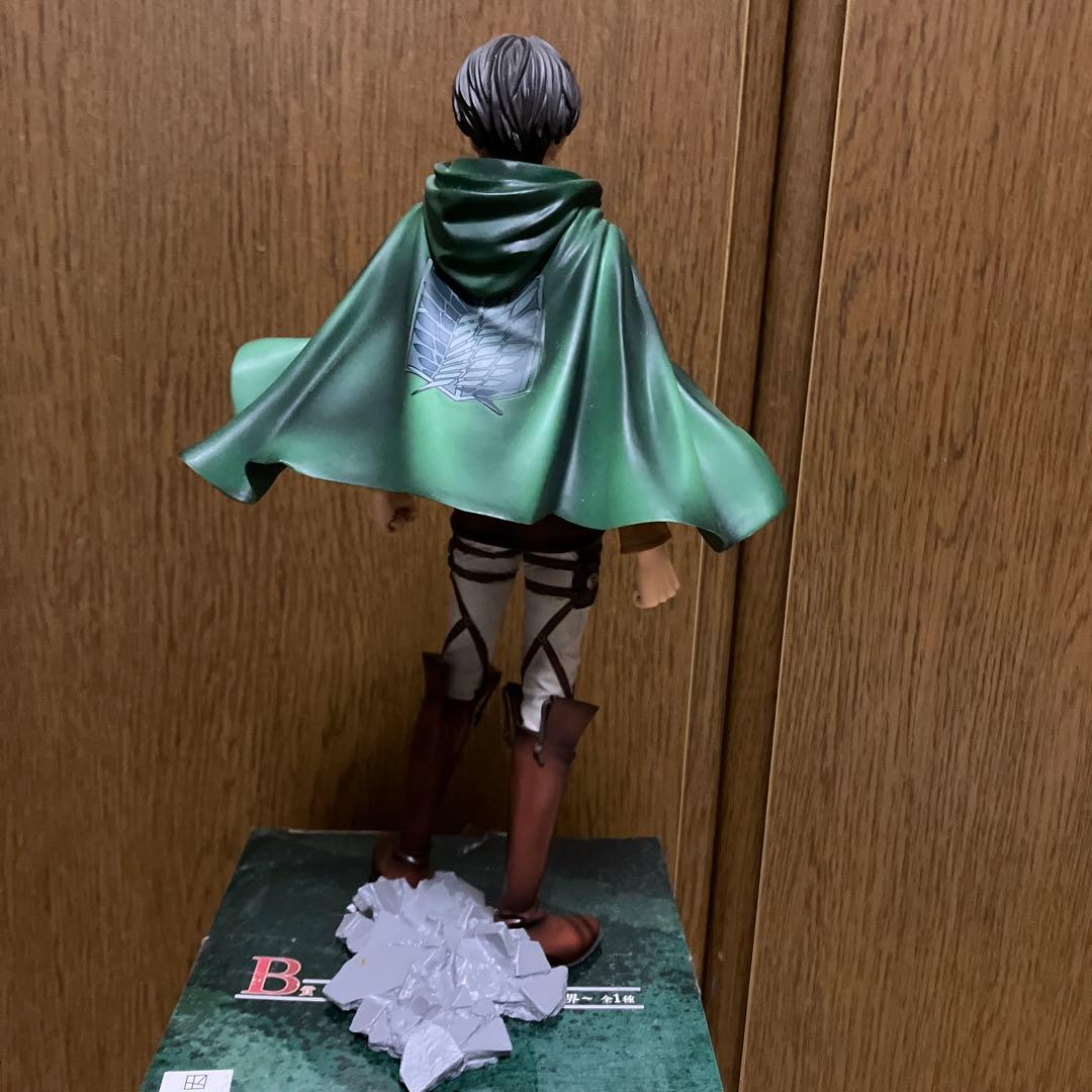 進撃の巨人　リヴァイフィギュア　プライズ　一番くじ　3点セット